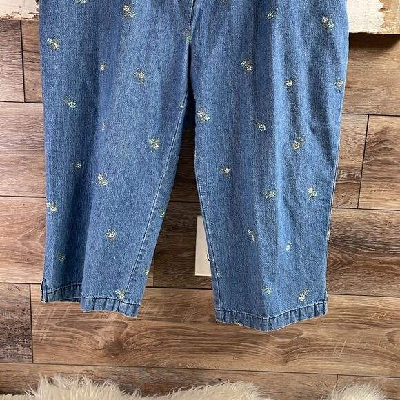 Classic Element Petite Ladies Jeans,Size XLP,Blue with Small Embroidered Flowers - Picture 7 of 10